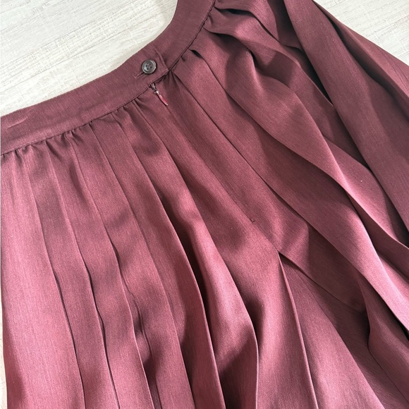 Vintage MaxMara Burgundy Midi Pleated Skort size 4 - Picture 4 of 6